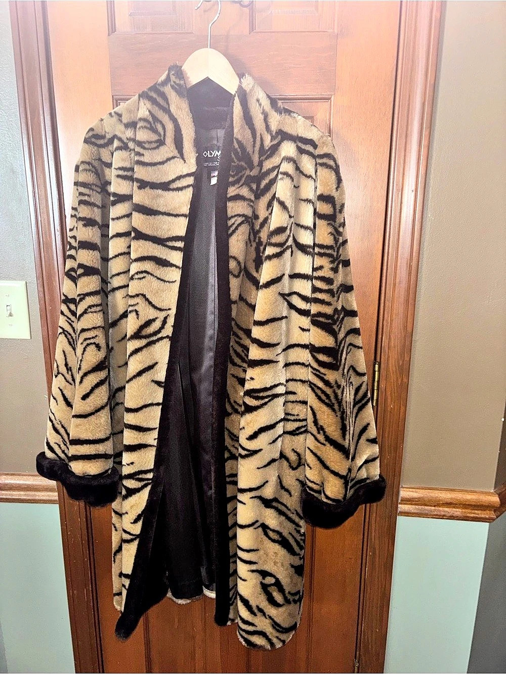Vintage Olympia Fashions Women's Animal Print Teddy Coat Size Medium